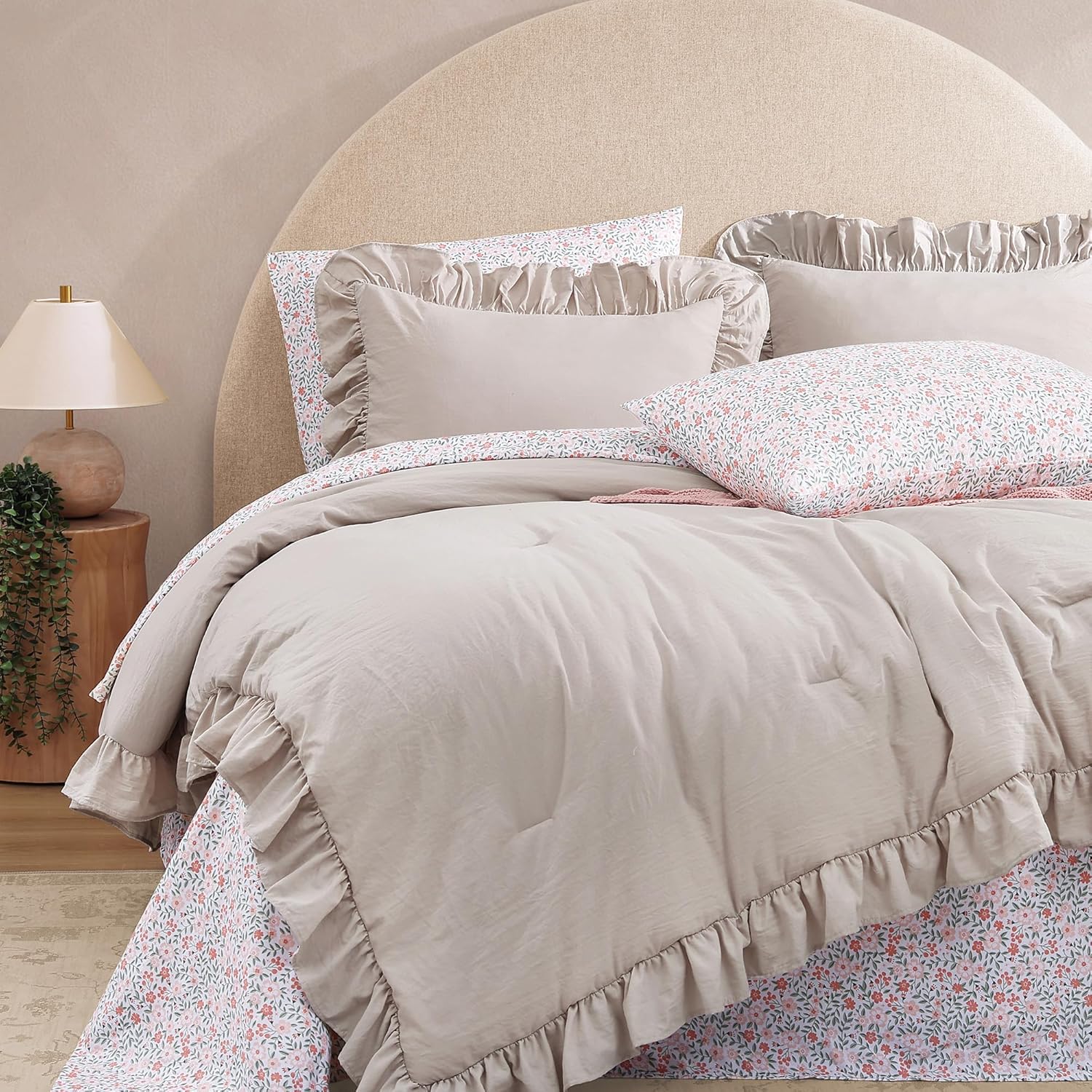 Catami Ruffle Comforter Set