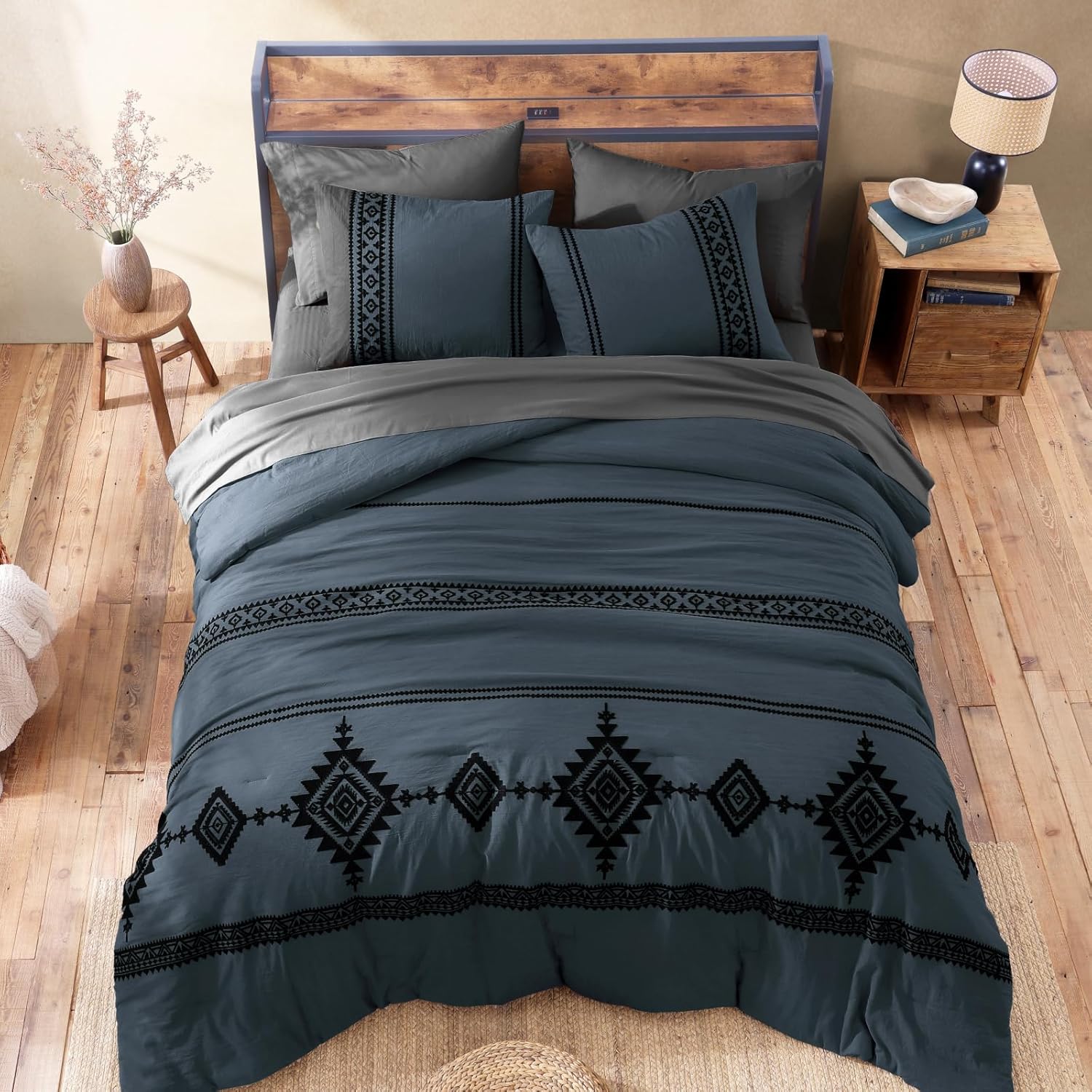 Melex Embroidery Comforter Set